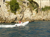 Település Amalfi és Positano között